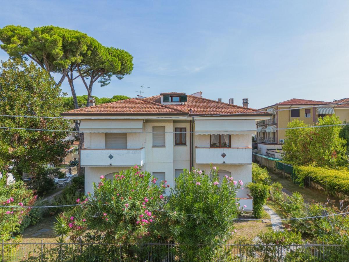 Apartment Dei Fiori By Interhome Lido di Camaiore Eksteriør bilde