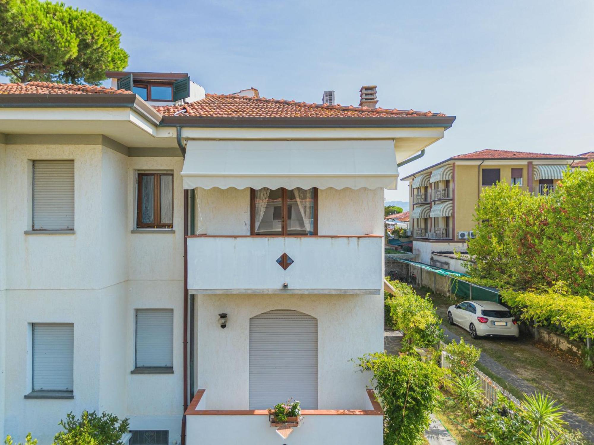 Apartment Dei Fiori By Interhome Lido di Camaiore Eksteriør bilde